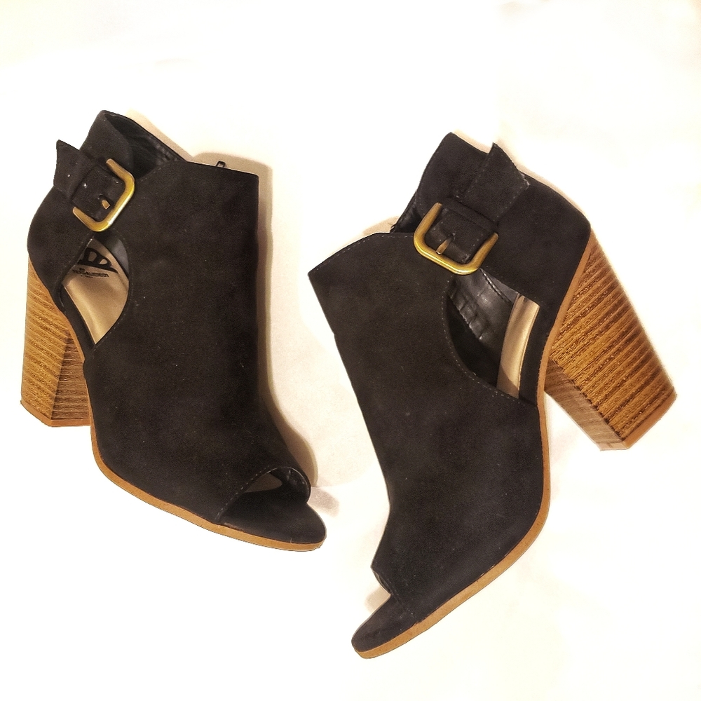 Fergalicious Revenge Open-toe Bootie size 8.5
